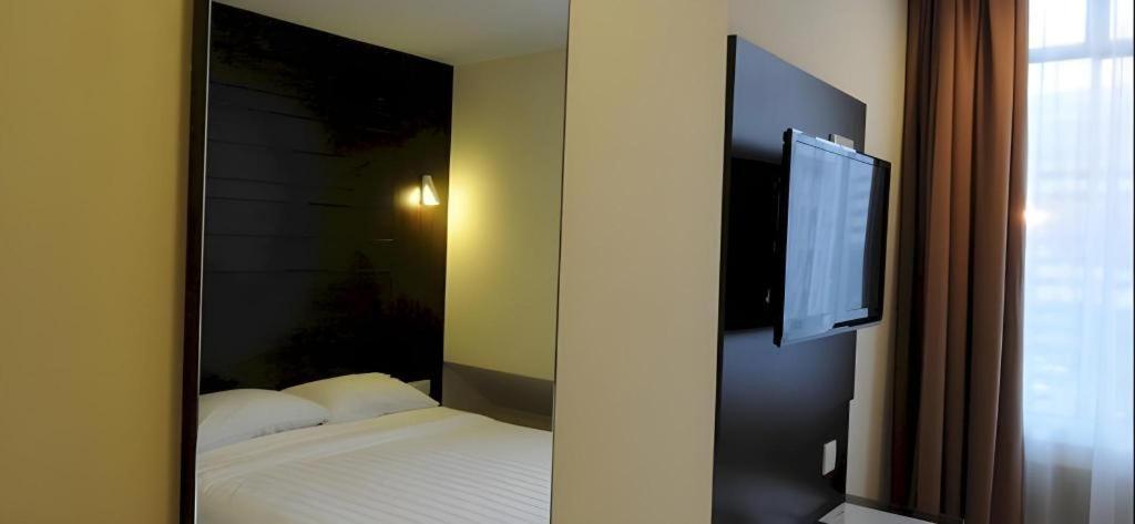 คาเธ่ โฮเต็ล Hotel โกตาคินาบาลู ภายนอก รูปภาพ
