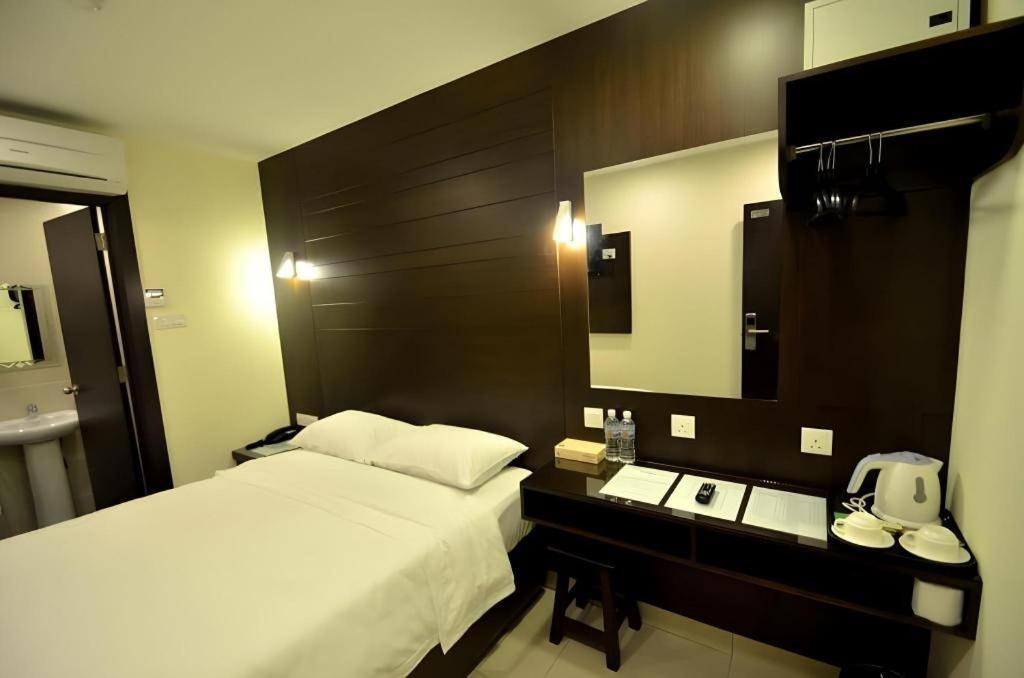 คาเธ่ โฮเต็ล Hotel โกตาคินาบาลู ภายนอก รูปภาพ