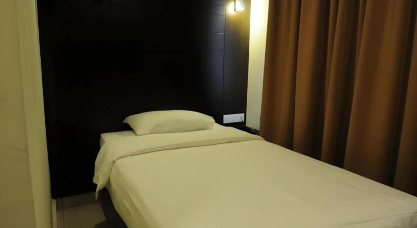 คาเธ่ โฮเต็ล Hotel โกตาคินาบาลู ภายนอก รูปภาพ