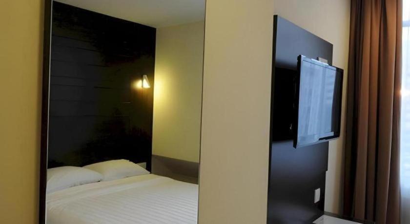 คาเธ่ โฮเต็ล Hotel โกตาคินาบาลู ภายนอก รูปภาพ